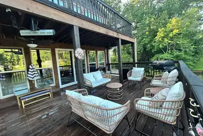 Image de 4br/3ba Lakefront on Lake Harding: Dock, Ramp, Quiet Slough Views!