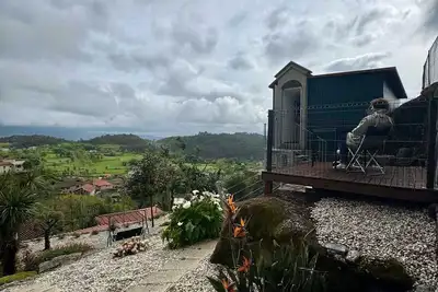 Image de Canastro do Loureiro - Traditional granary adapted; unique construction