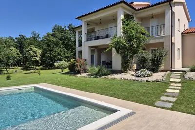 Image de Villa Noela in Rakalj for 6 persons with large garden, kids playground - only 2, 5 km from beach