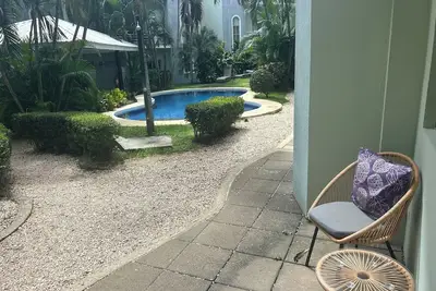 Image de Tranquil 2-bedroom condo, steps from the pool