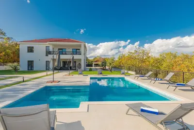 Image de Villa Lea-Makarska by Villas Guide