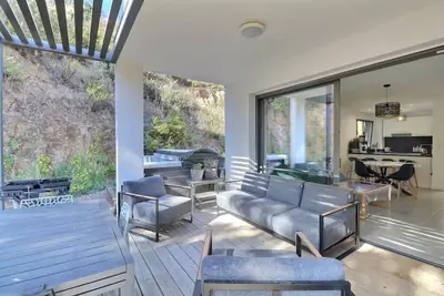 Image de T3 d’exception avec spa privé et jardin