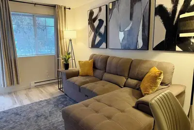 Image de 2 King beds Queen Sleeper Sacred Hear_ Downtown