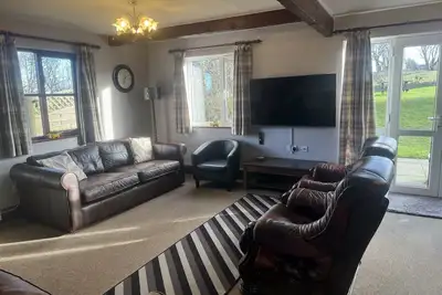 Image de Large, Comfortable, Family/Group Cottage, Hot Tub, Dog Friendly, Seasonal Heated Outdoor Pool.