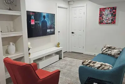 Image de Beautiful, serene and modern!