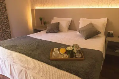 Image de 3 Premium Suites w/ Sauna & Pools, Located Close to Waterfalls & Adventure Tours