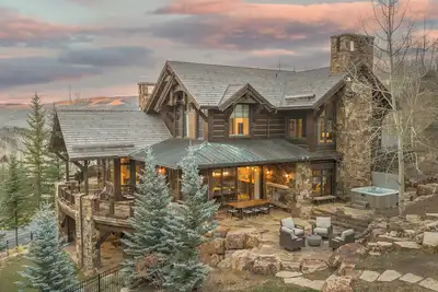 Image de Ski-In Elegance in Arrowhead | High Road