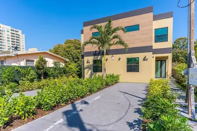 Image de Luxury House 10 Ppl 3 mins with Pool & Parking
