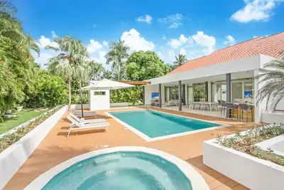 Image de Villa 7 Minutes from the Beach, Golf Cart Included