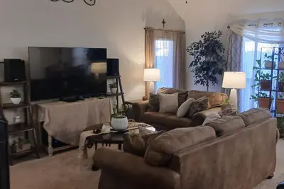 Image de 4-bedrm home in Wilmer, master suite, private front office, 25min-Dwntwn Dallas.