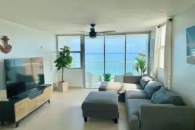 Ocean Front Isla Verde apt sleeps ten with pool and parking