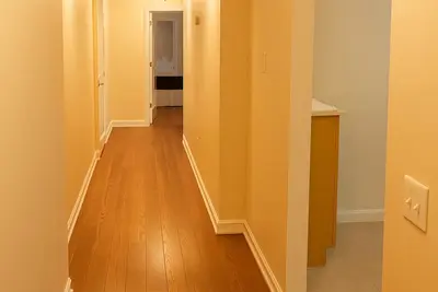 Image de 3-bedroom apartment in enchanting Monsey with fitness room, Ac