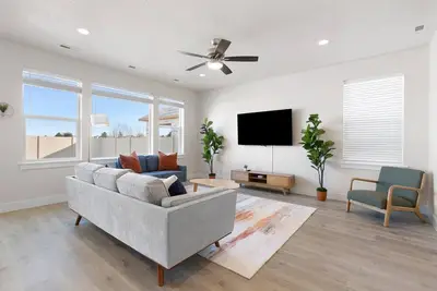 Image de Modern and Spacious 4-bedroom house in Meridian, Great Neighborhood