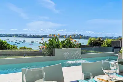 Image de Azure Edge - Auckland Holiday Home