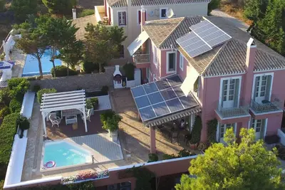 Image de Aemilianus Nest family villa with pool and sea view