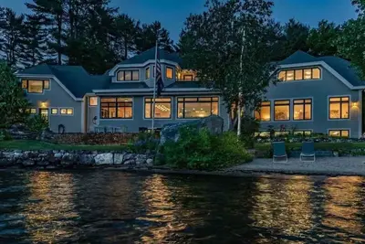 Image de Luxury Winnipesaukee Lakefront 6-bedroom with beach & Ac in charming Tuftonboro