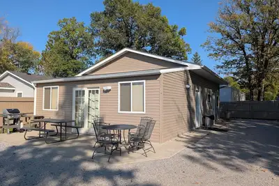 Image de Golden Walleye Getaway. Close to local attractions & lots of off street parking