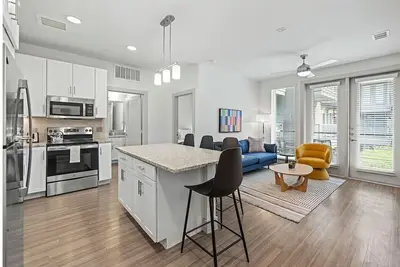 Image de 3 Units | Designed for Long-Term Comfort | Fully Equipped Near Prime Spots