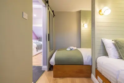 Image de Luxury Coastal Hideaway with Private Hot Tub & Garden Retreat in Donaghadee