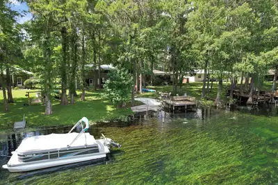 Image de Rainbow River! Kayaks/Tubing/Sauna Sleeps 12 \nTriple R Retreat Rest-Relax-Repeat