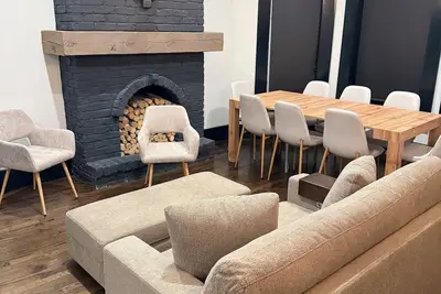 Image de Charming 6bd Retreat - Steps Away from Wrigley