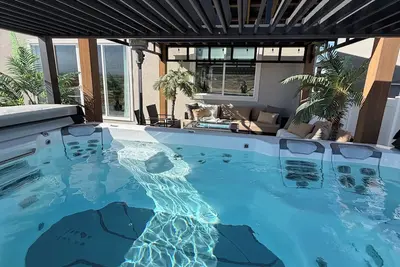 Image de Magical Mountain -View Retreat, private back yard, Swim-Spa hot tub, cozy Romantic