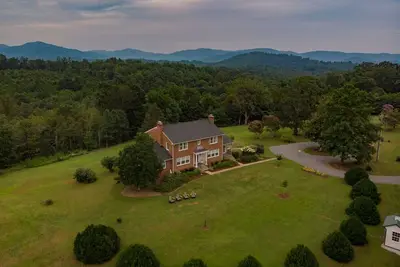 Image de Sunset Pointe - Fire Pit | Walking Trails & Creek!