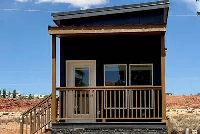 Image de Cozy Tiny Home Sleeps 4  #12c-D