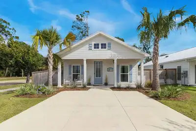 Image de Simple Pleasures, 2bd cottage, walk to restaurants, shops, St. Joe Bay! Private pool, pet friendly!