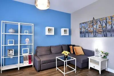 Image de 702# Apartment near the border tunnel and casino.