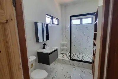 Image de A Modern Minimalist Haven!