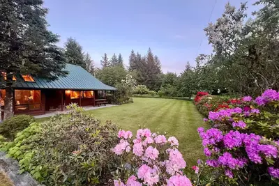 Image de Steelhead Retreat -At the Center of It All!