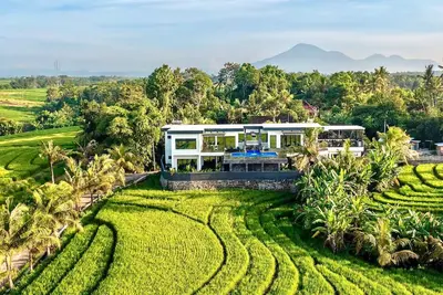 Image de Tranquil Luxury Stay with Rice-Field & Ocean Views, Private Pool+Bar, Chef & Bbq