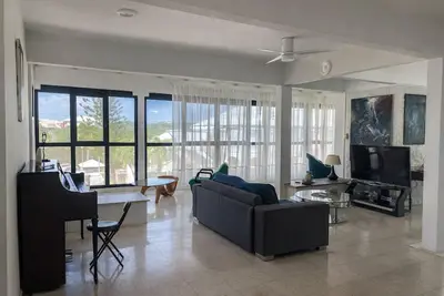 Image de Grand Loft au Gosier – Accès plages et tous commerces immédiat