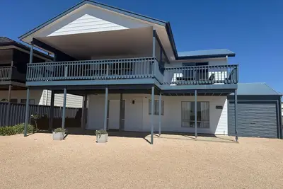 Image de Seaviews at Stansbury - Modern and spacious! Off Peak special available!