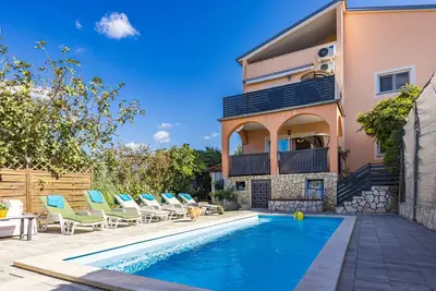 Image de Charming three-bedroom apartment near the sea