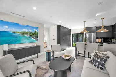 Image de Buena Vista Oasis - 3br Home Near Art District Family