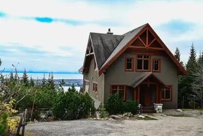 Image de Chalet Magique: Vue Imprenable sur le Fleuve, Spa à Les Éboulements
