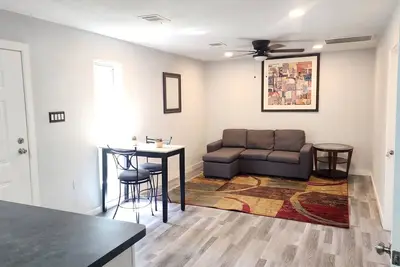 Image de Lovely 2-bedroom apartment guest house in Houston