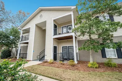 Image de Rebel Bluff on Depot by Apex Short Term Stays