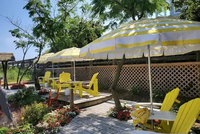 Image de 902. B Historical Beachfront Duplex Sauna, Fireplace Hot Tub, Beachfront Grilling & Kayaks