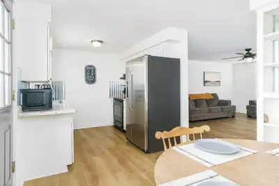 Image de 4br, 2ba Home with ample Parking — Perfect for Extended Work Stays