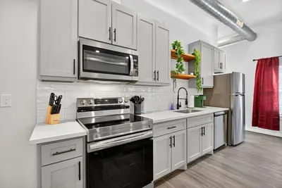 Image de The Cougar Pad | Walk to Uh | Sleeps up to 20
