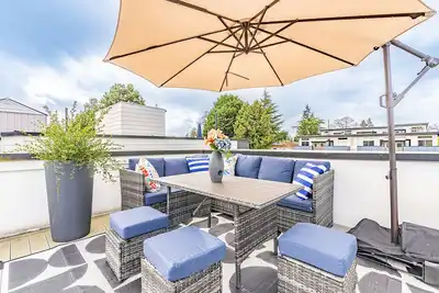 Image de 3br | Rooftop, Family | West Seattle | Sophari