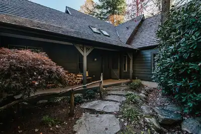 Image de Relaxing Lakefront Home in gated community with canoe, 2 fireplaces, pets ok