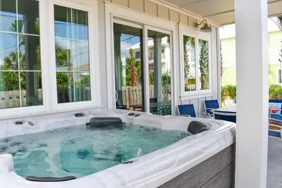 Image de 5-Bedroom Resort Cottage with Hot Tub at Margaritaville Beach Cottage Resort Pcb