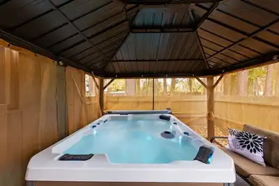 Image de 2b 1 Bath Cozy Duplex W Hot Tub on Vrbo