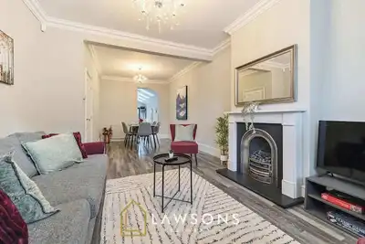 Image de Large 4br Home | 2 Baths, Windsor Castle Views