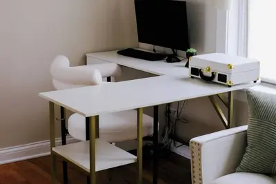 Image de Sleeps 4 • New Modern 1br • Private Workspace