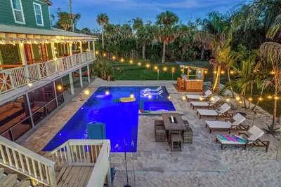 Image de Sleeps 40! 13br•Heated Pool•Waterfront Resort•Spa